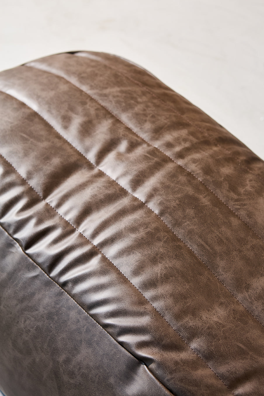 Cuero Vegano Mocha Mousse